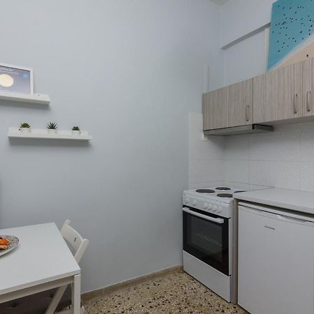 Kerameikos Metro Apartment For 4 Aten Exteriör bild