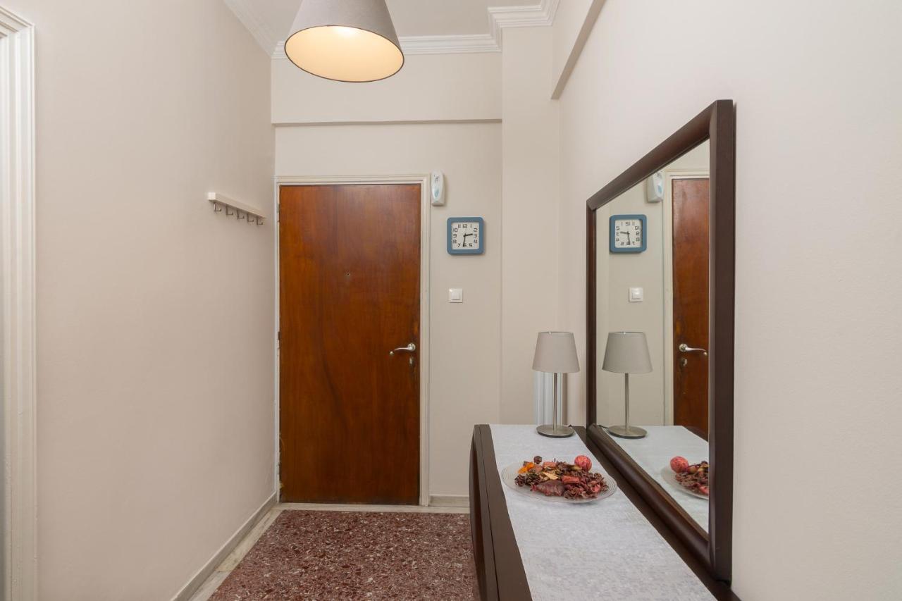 Kerameikos Metro Apartment For 4 Aten Exteriör bild