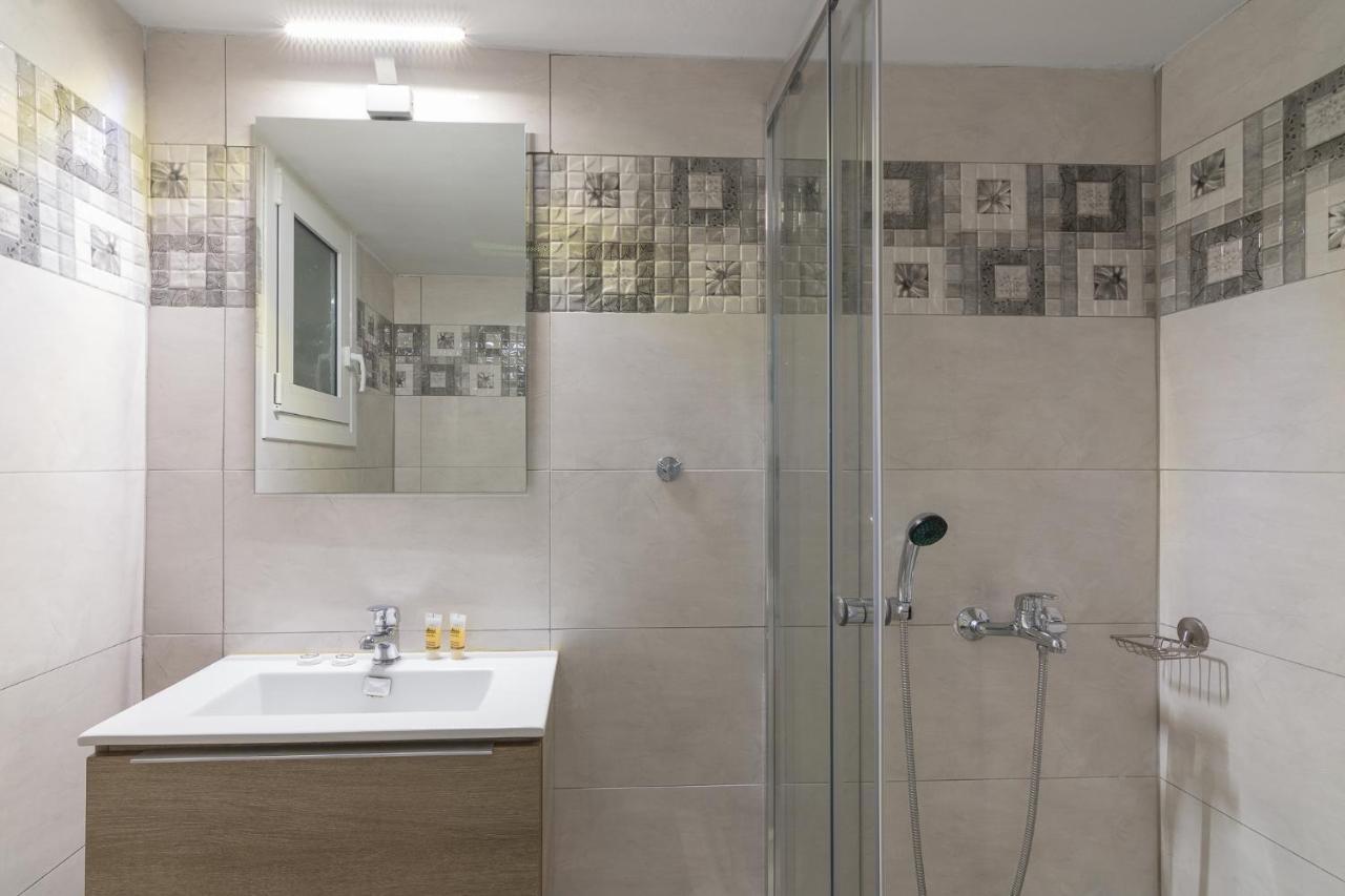 Kerameikos Metro Apartment For 4 Aten Exteriör bild
